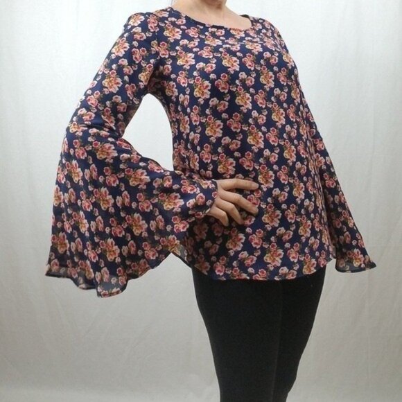 Avital Womens BOHO Dark Fairy Top Small Navy Ditsy Floral Bell Sleeve Casual NWT - Picture 2 of 4